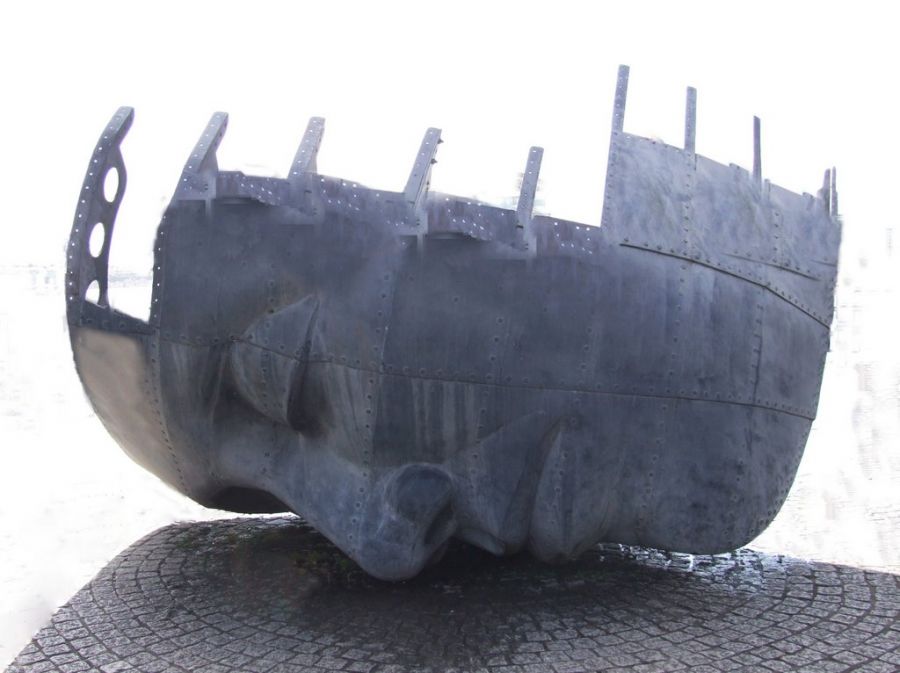 The Merchant Seafarer War Memorial.jpg