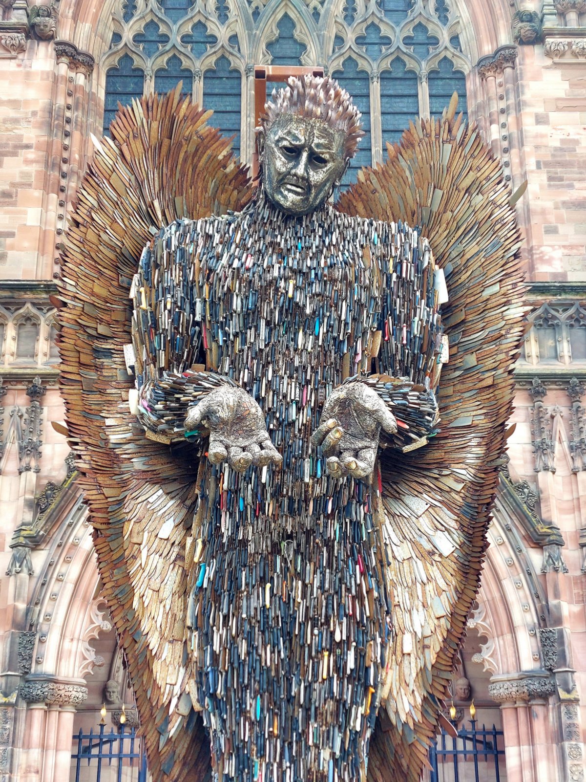 Knife Angel-Modern sculpture from old knives.jpg