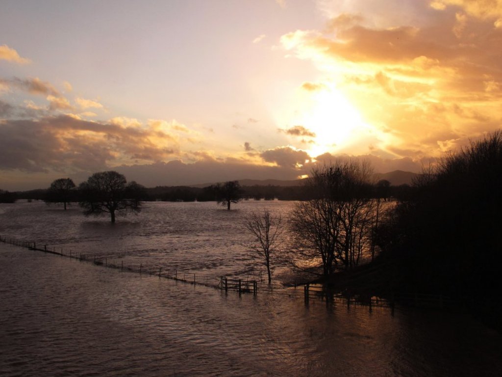 Sunset over the Severn.jpg