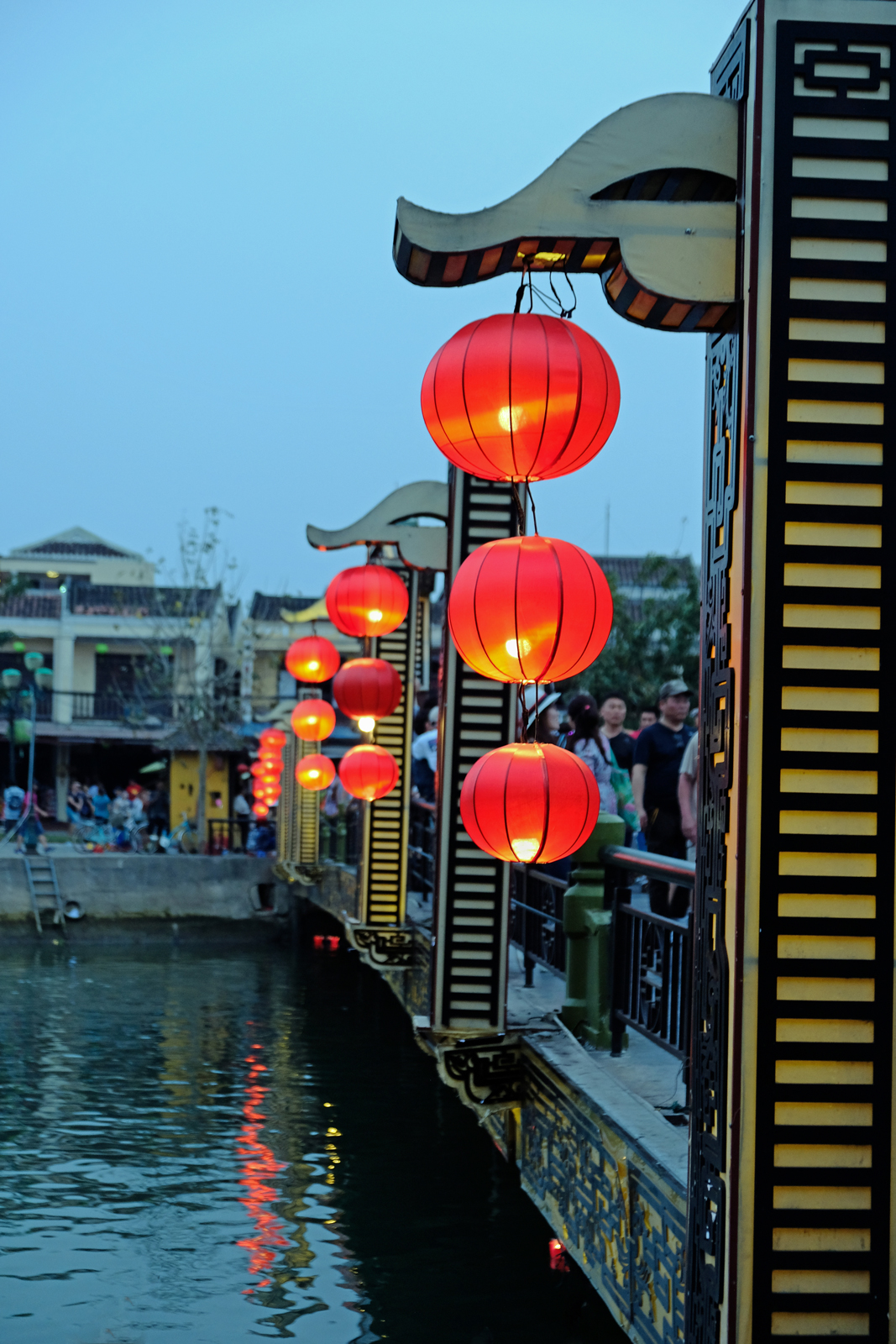 Bridge-Lanterns.jpg